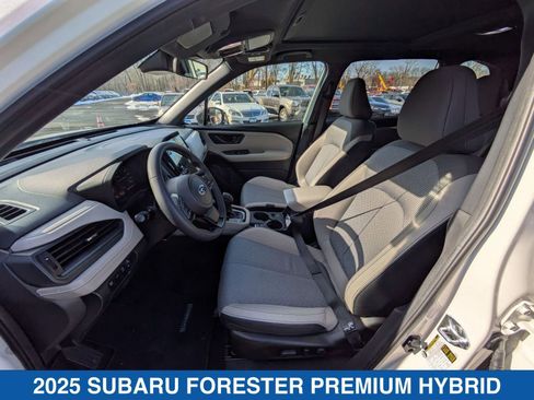 Used 2025 Subaru Forester Premium image 27