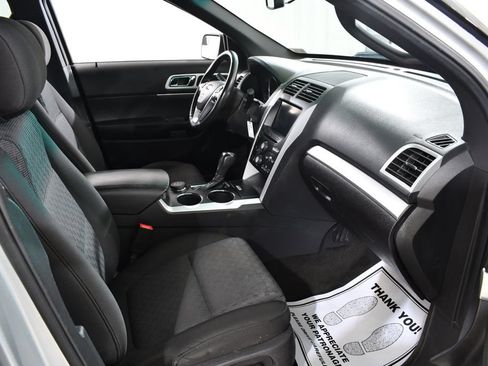 Used 2013 Ford Explorer XLT AWD/4WD image 10