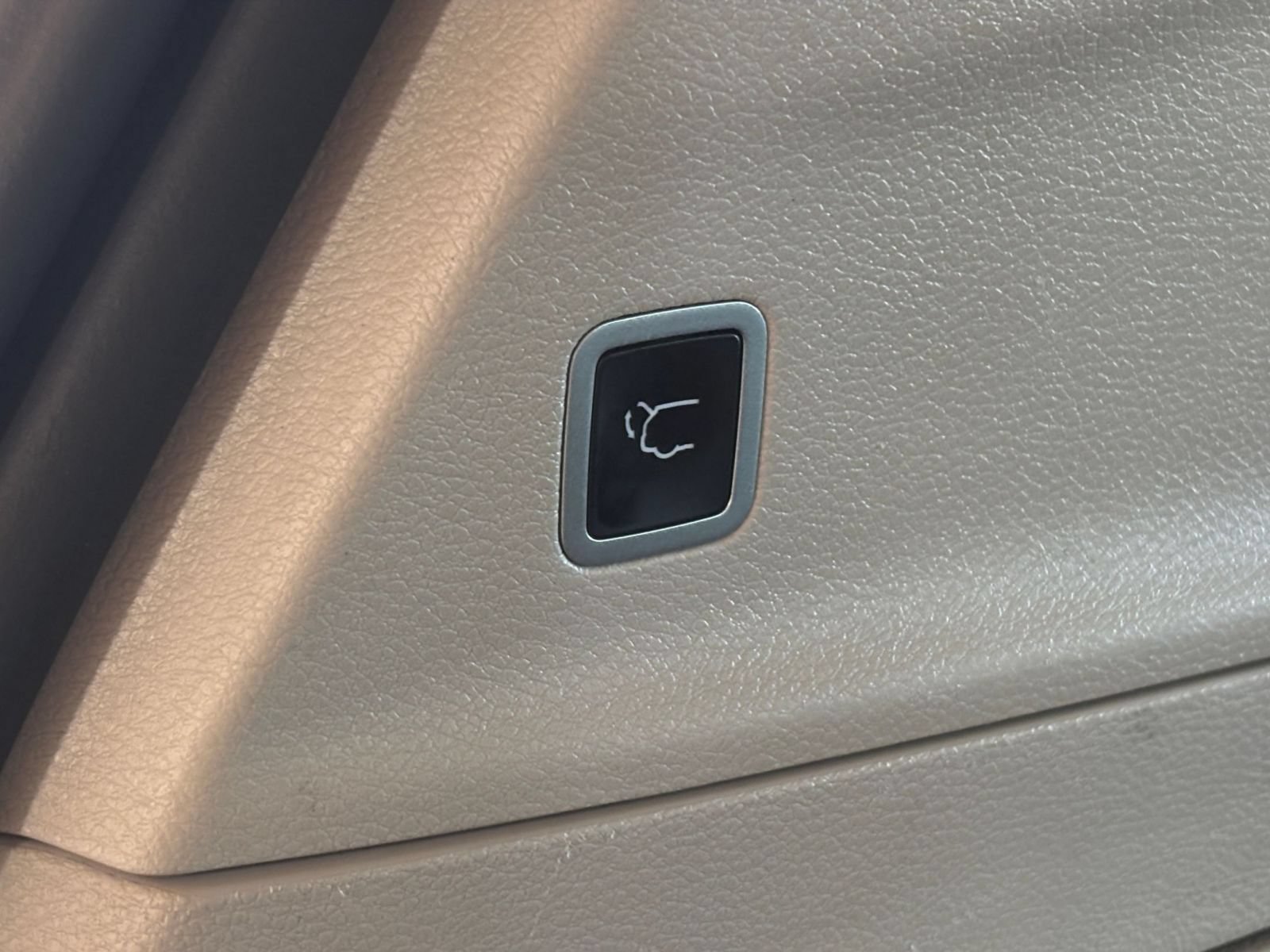 Used 2023 Chrysler Pacifica Touring-L FWD image 24