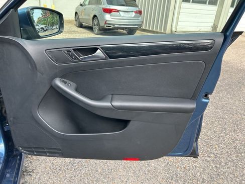 Used 2016 Volkswagen Jetta SEL image 25