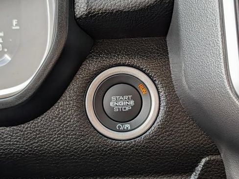 Used 2025 RAM 1500 Big Horn AWD/4WD image 17