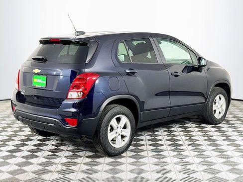 Used 2021 Chevrolet Trax LS w/ Tint and Cruise Package AWD/4WD image 10