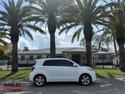 Used 2012 Scion xD FWD image 2