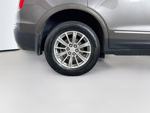 Used 2019 Cadillac XT5 Luxury FWD image 16