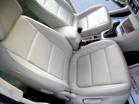 Used 2012 Volkswagen Tiguan SE image 21