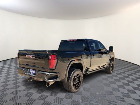 Used 2024 GMC Sierra 2500 AT4 w/ AT4 Premium Plus Package AWD/4WD image 4