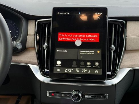 New 2026 Volvo XC90 B6 Core w/ Protection Package image 9