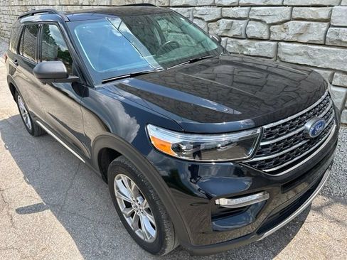Certified 2023 Ford Explorer XLT w/ Equipment Group 202A AWD/4WD image 7