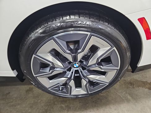 New 2025 BMW 760i xDrive image 35