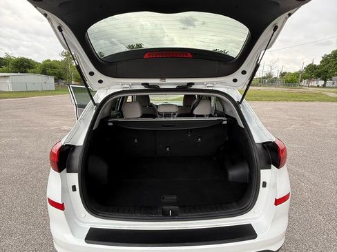 Used 2021 Hyundai Tucson Value FWD image 19