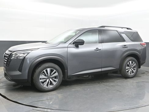 New 2026 Nissan Pathfinder SL FWD image 4