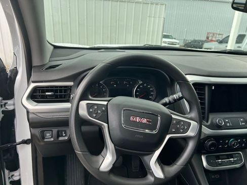 Used 2023 GMC Acadia SLE w/ Driver Convenience Package FWD image 13