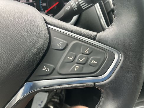 Used 2018 Chevrolet Equinox LT FWD image 25