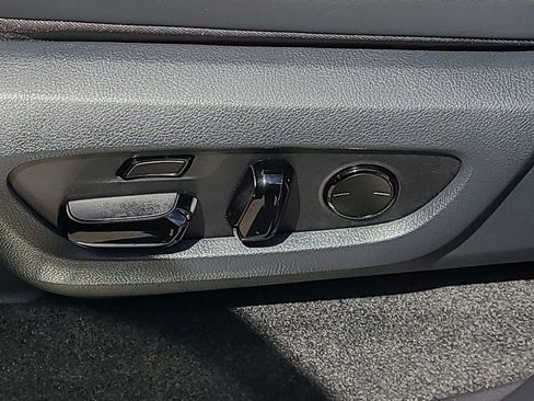 Used 2024 Lexus GX 550 image 19