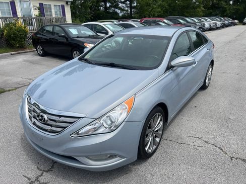 Used 2012 Hyundai Sonata SE FWD image 2