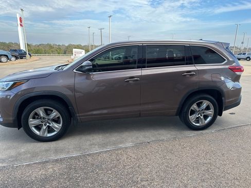 Used 2019 Toyota Highlander Limited image 4