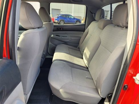Used 2013 Toyota Tacoma Base image 6