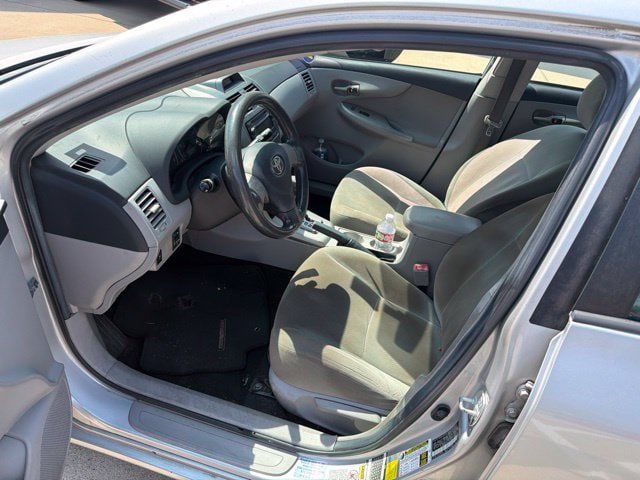 Used 2012 Toyota Corolla LE FWD image 12