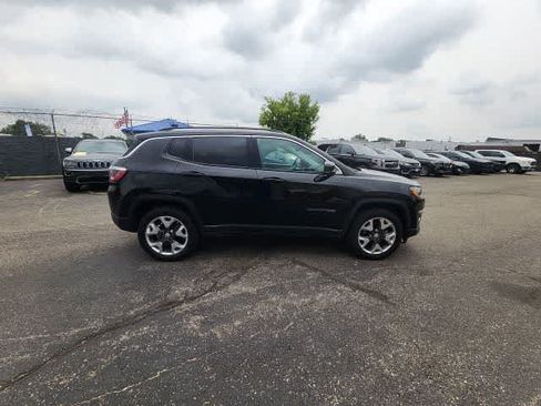 Used 2019 Jeep Compass Limited AWD/4WD image 11