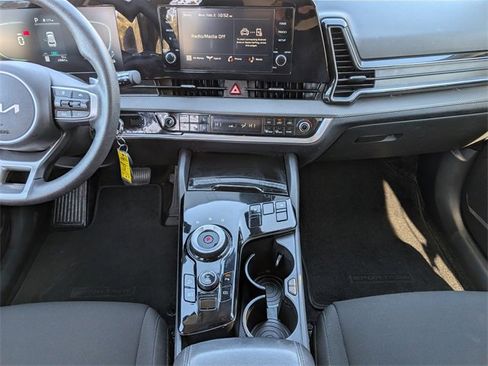 Used 2023 Kia Sportage LX image 7