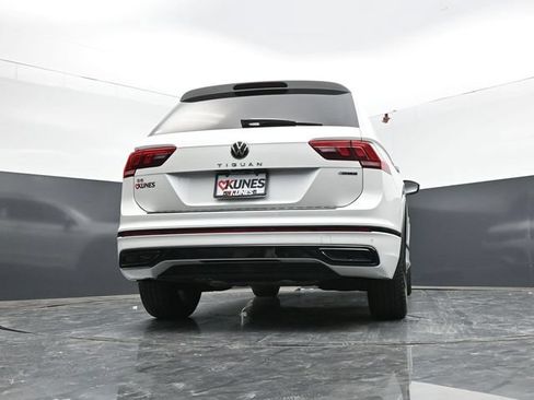 Used 2023 Volkswagen Tiguan SE R-Line AWD/4WD image 64