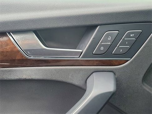 Used 2020 Audi Q5 2.0T Premium w/ Convenience Package image 31