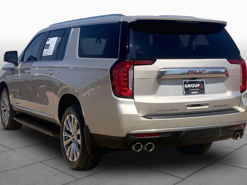 Used 2023 GMC Yukon XL Denali AWD/4WD image 12