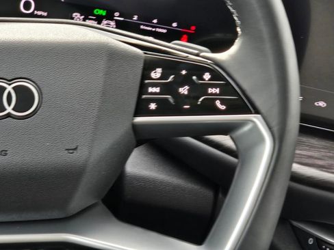 New 2025 Audi Q5 Premium Plus image 16