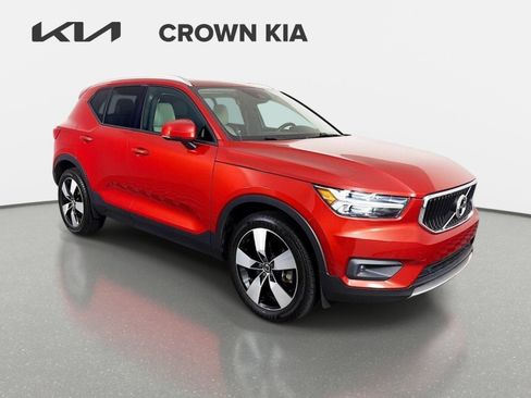 Used 2021 Volvo XC40 T5 Momentum w/ Premium Package AWD/4WD image 4