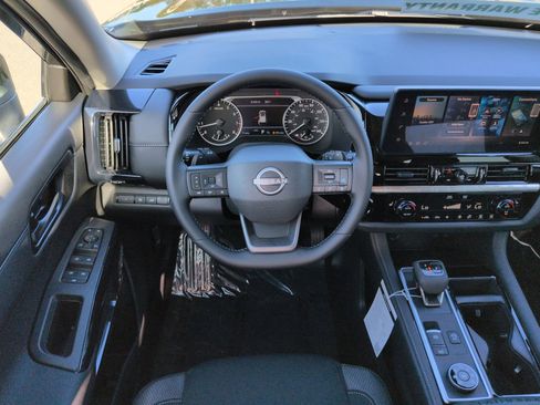 New 2026 Nissan Pathfinder SV image 17