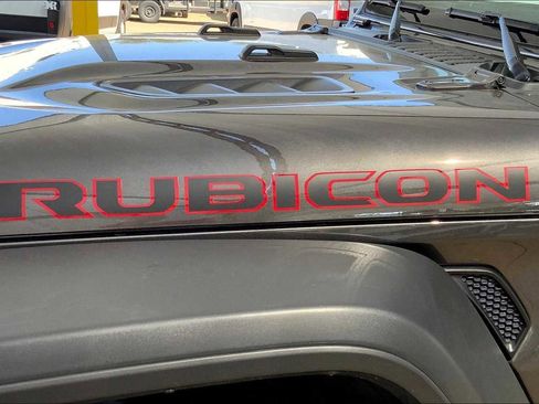 Used 2024 Jeep Gladiator Rubicon w/ Safety Group image 9