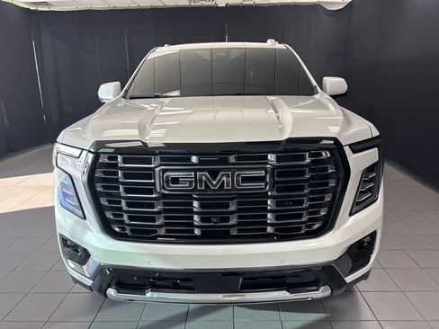 Used 2025 GMC Yukon Denali Ultimate w/ LPO, Floor Liner Package AWD/4WD image 10