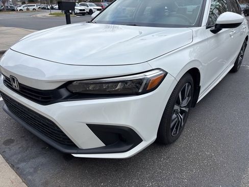 Used 2023 Honda Civic EX image 4