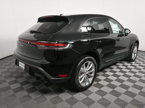 Certified 2025 Porsche Macan image 28