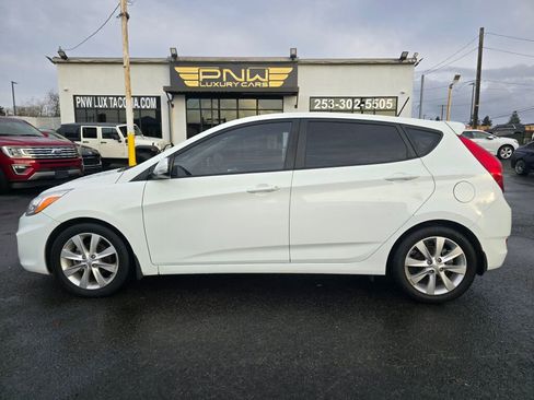 Used 2014 Hyundai Accent SE w/ Option Group 3 image 10