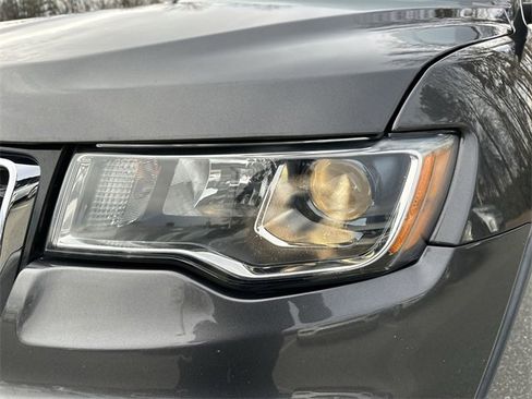 Used 2017 Jeep Grand Cherokee Limited w/ Trailer Tow Group IV image 9