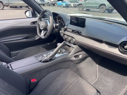 Used 2024 MAZDA MX-5 Miata Club image 20