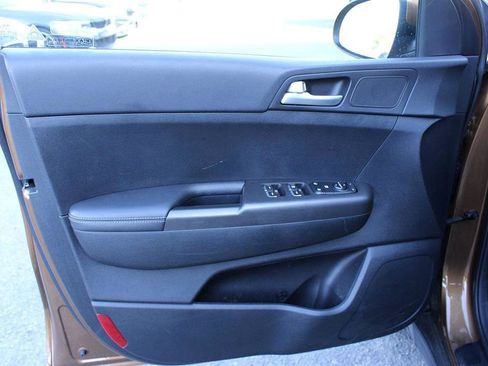 Used 2017 Kia Sportage LX FWD image 8