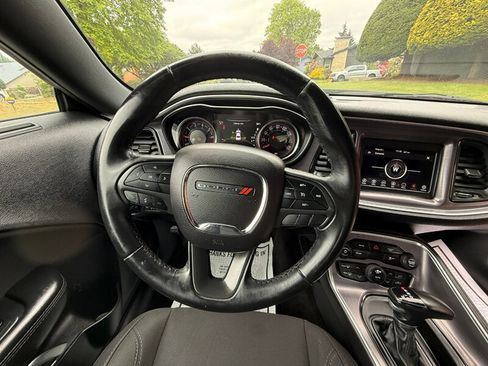 Used 2018 Dodge Challenger SXT RWD image 13