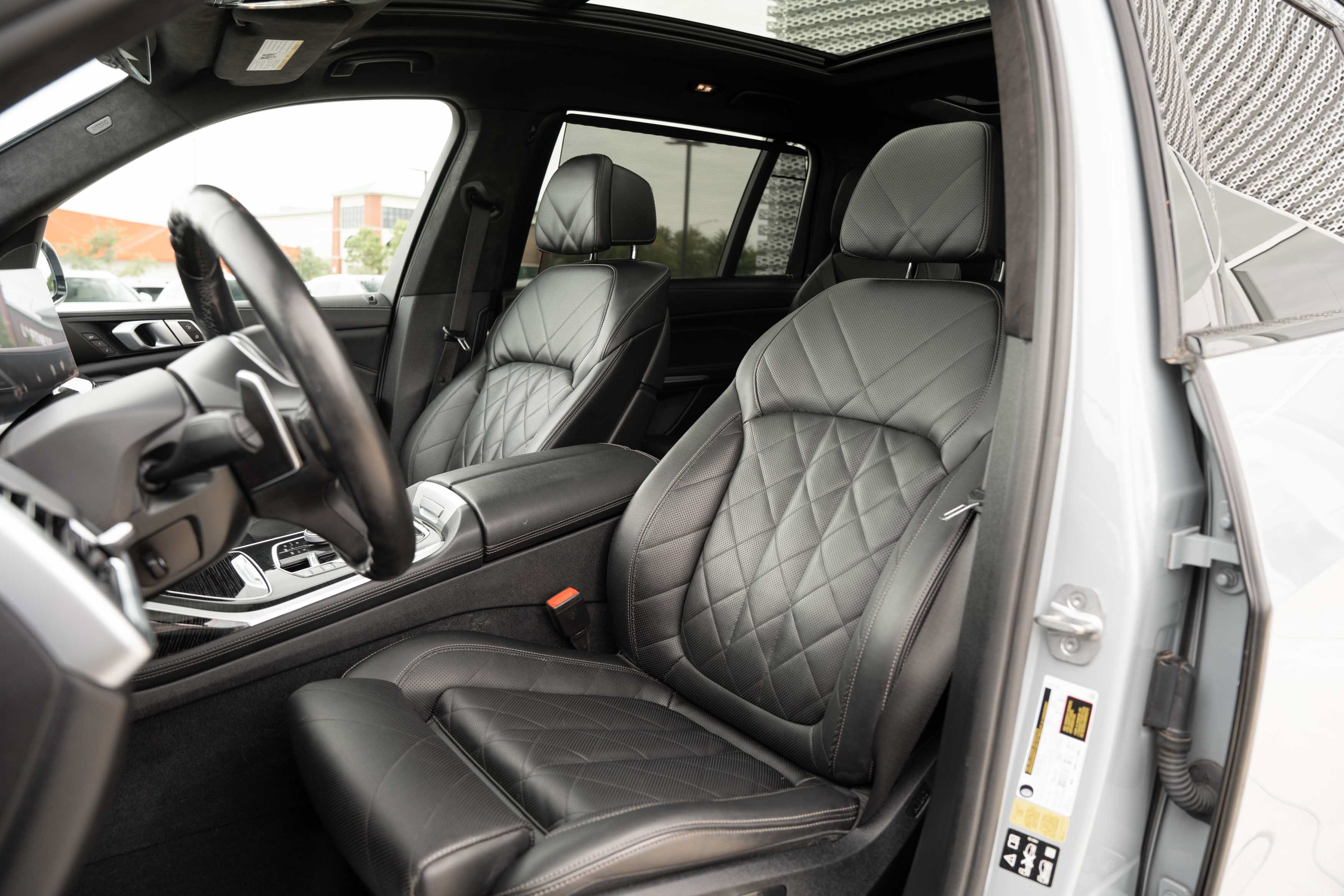 Used 2023 BMW X7 xDrive40i w/ M Sport Package AWD/4WD image 20