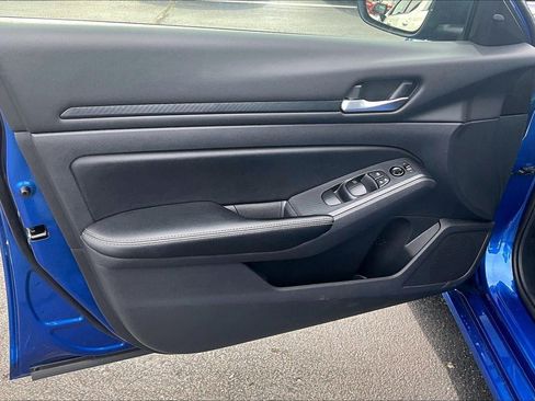 Used 2025 Nissan Altima 2.5 SV FWD image 25