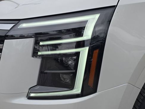 New 2026 Nissan Armada SV image 10