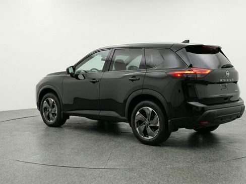 Used 2025 Nissan Rogue SV AWD/4WD image 6