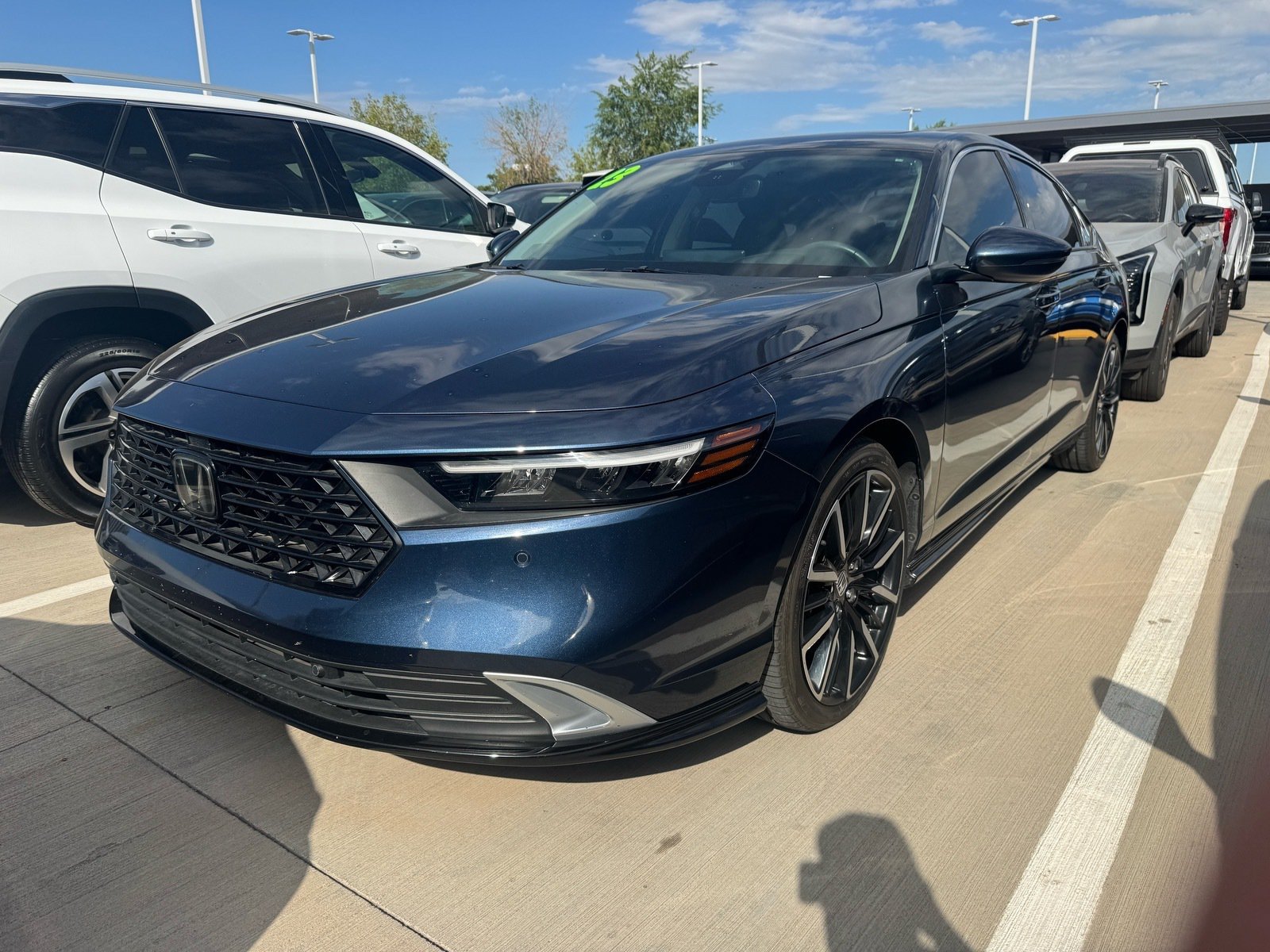 Used 2023 Honda Accord Touring image 2