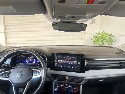 Used 2025 Volkswagen Jetta SE image 34