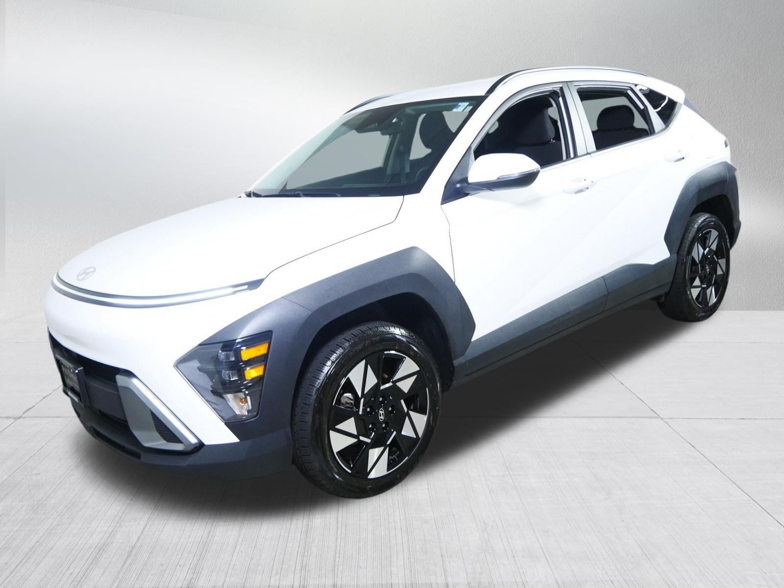 Used 2025 Hyundai Kona SEL AWD/4WD image 3