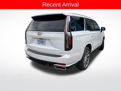 Used 2022 Cadillac Escalade Premium Luxury Platinum image 11