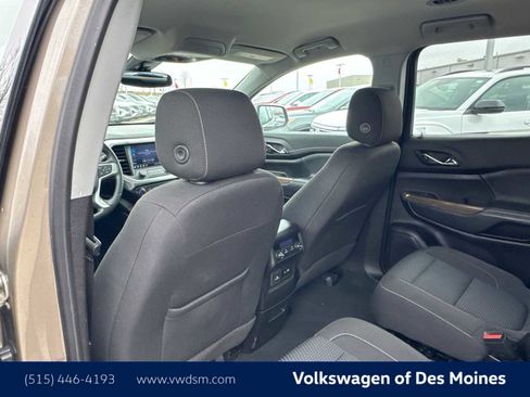 Used 2023 GMC Acadia SLE w/ Driver Convenience Package image 13