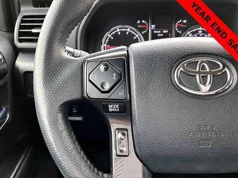 Used 2023 Toyota 4Runner TRD Off-Road image 18
