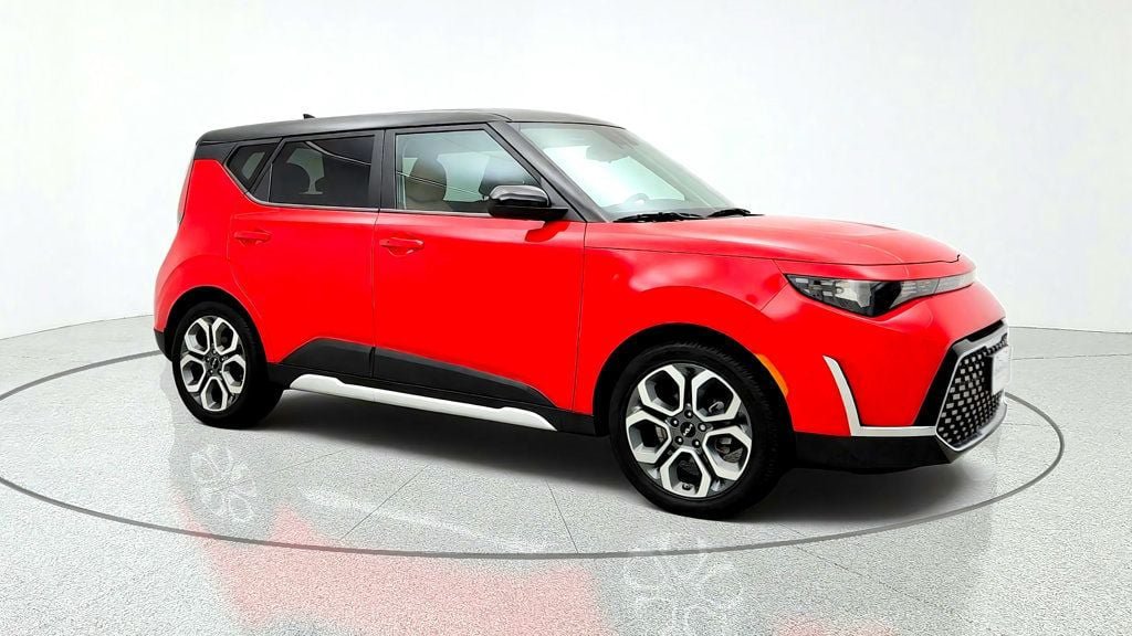 Used 2025 Kia Soul EX FWD image 3
